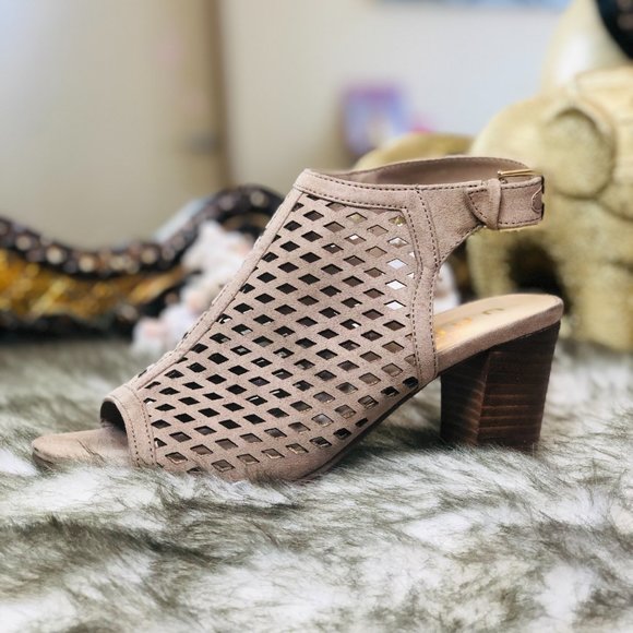 Unisa Pryce Sandal Open Toed size 7 EUC! - Picture 3 of 12